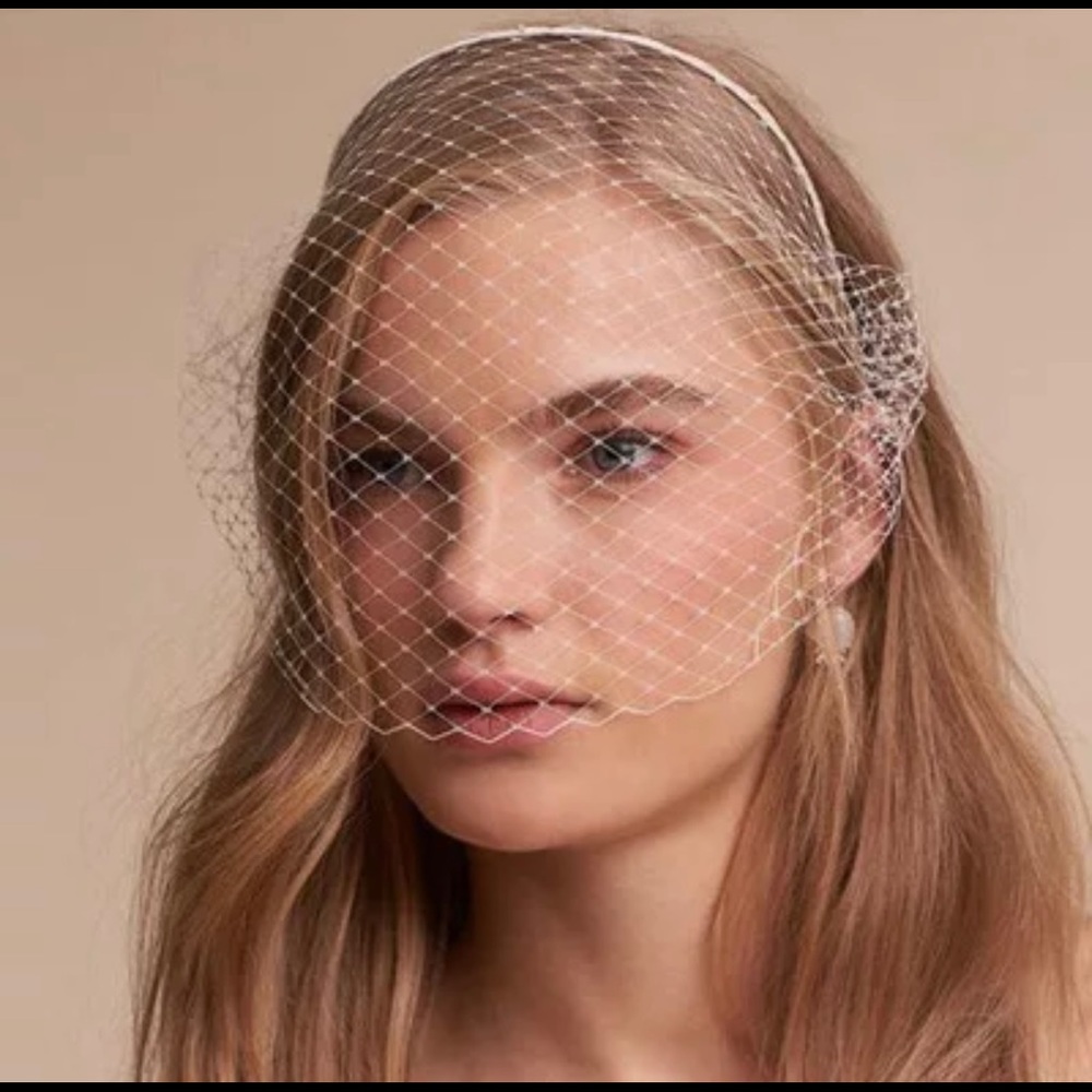New Women birdcage with white veil elegant beautiful comfy classic headband